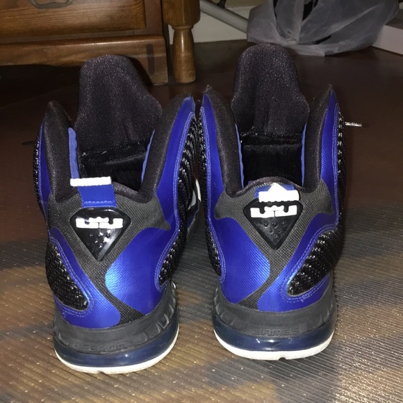 Nike Lebron 9 Kentucky - Picture 3 of 4